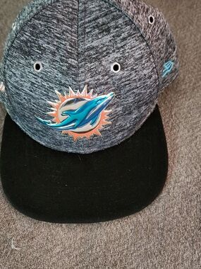 New Era Miami Dolphins Heather Gray and Black Snapback Hat